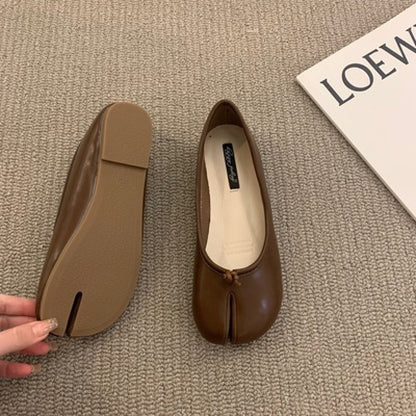 Split Toe Trotter Flat-soled Shoes
