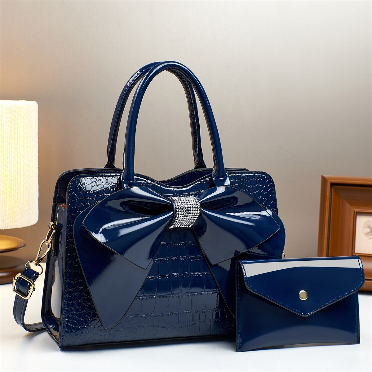 Avora™ Crocodile Bow Bucket Bag + Free Matching Purse