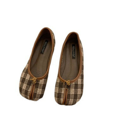 Split Toe Trotter Flat-soled Shoes
