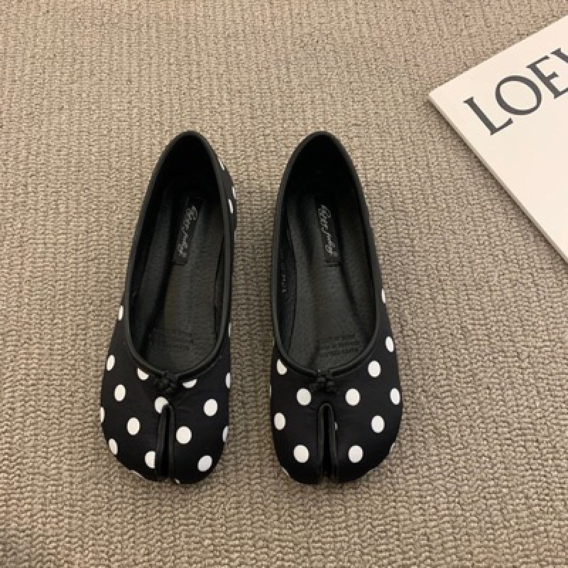 Split Toe Trotter Flat-soled Shoes