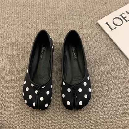 Split Toe Trotter Flat-soled Shoes