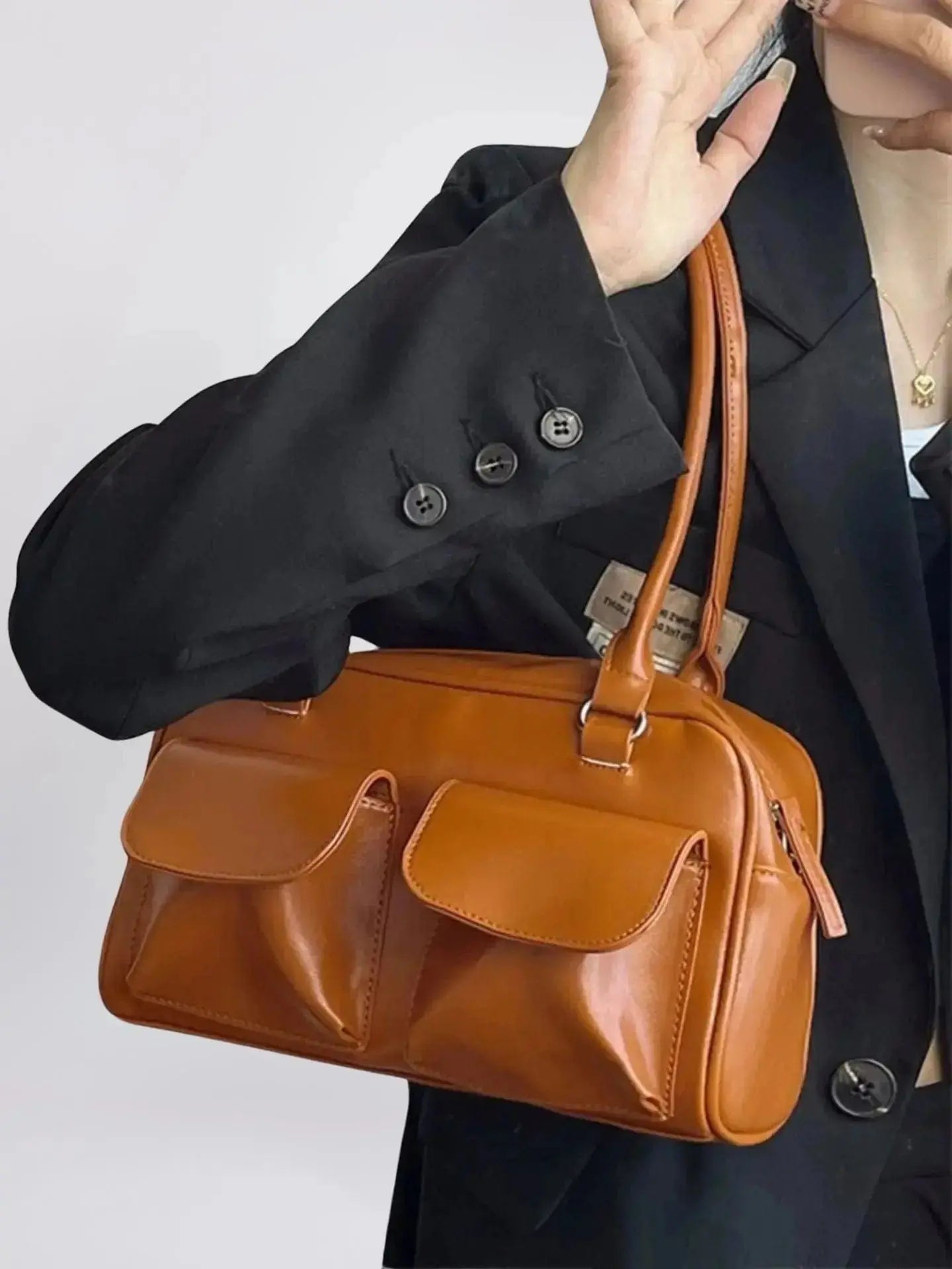 Vivienne Sleek Leather Carry