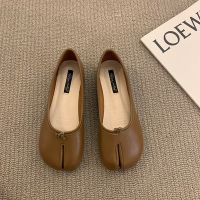 Split Toe Trotter Flat-soled Shoes