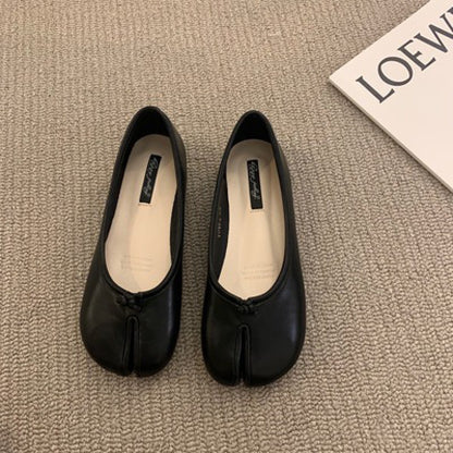 Split Toe Trotter Flat-soled Shoes