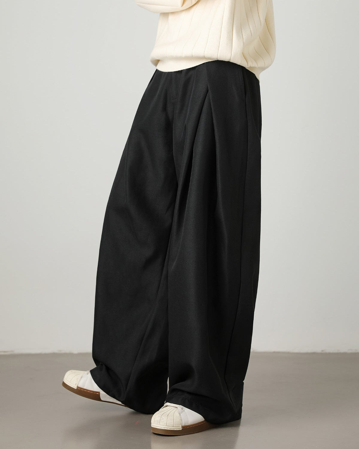 Wide-Leg Pleated Trousers